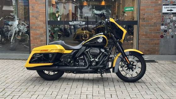 HARLEY-DAVIDSON STREET GLIDE SPECIAL 